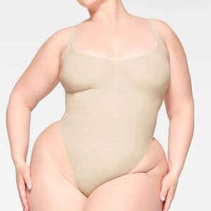 NWT Skims Everyday Sculpt Bodysuit Sand Size L‎